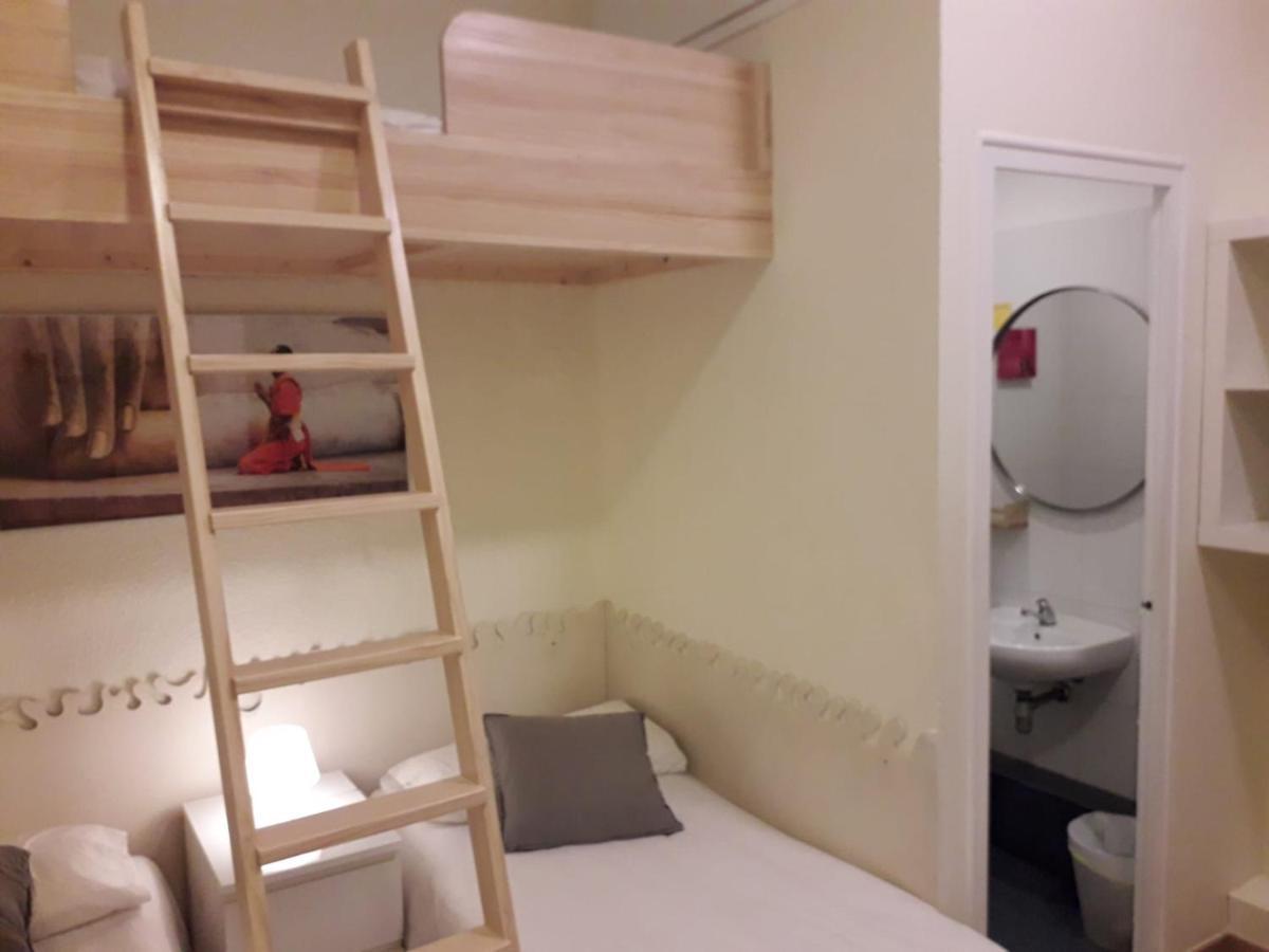 Itaca Hostel Barcelona Bagian luar foto
