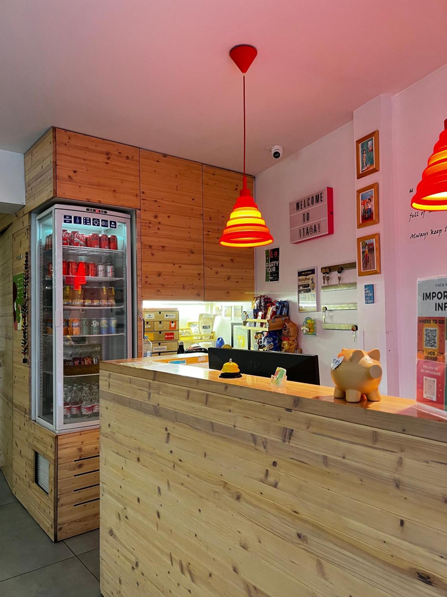 Itaca Hostel Barcelona Bagian luar foto