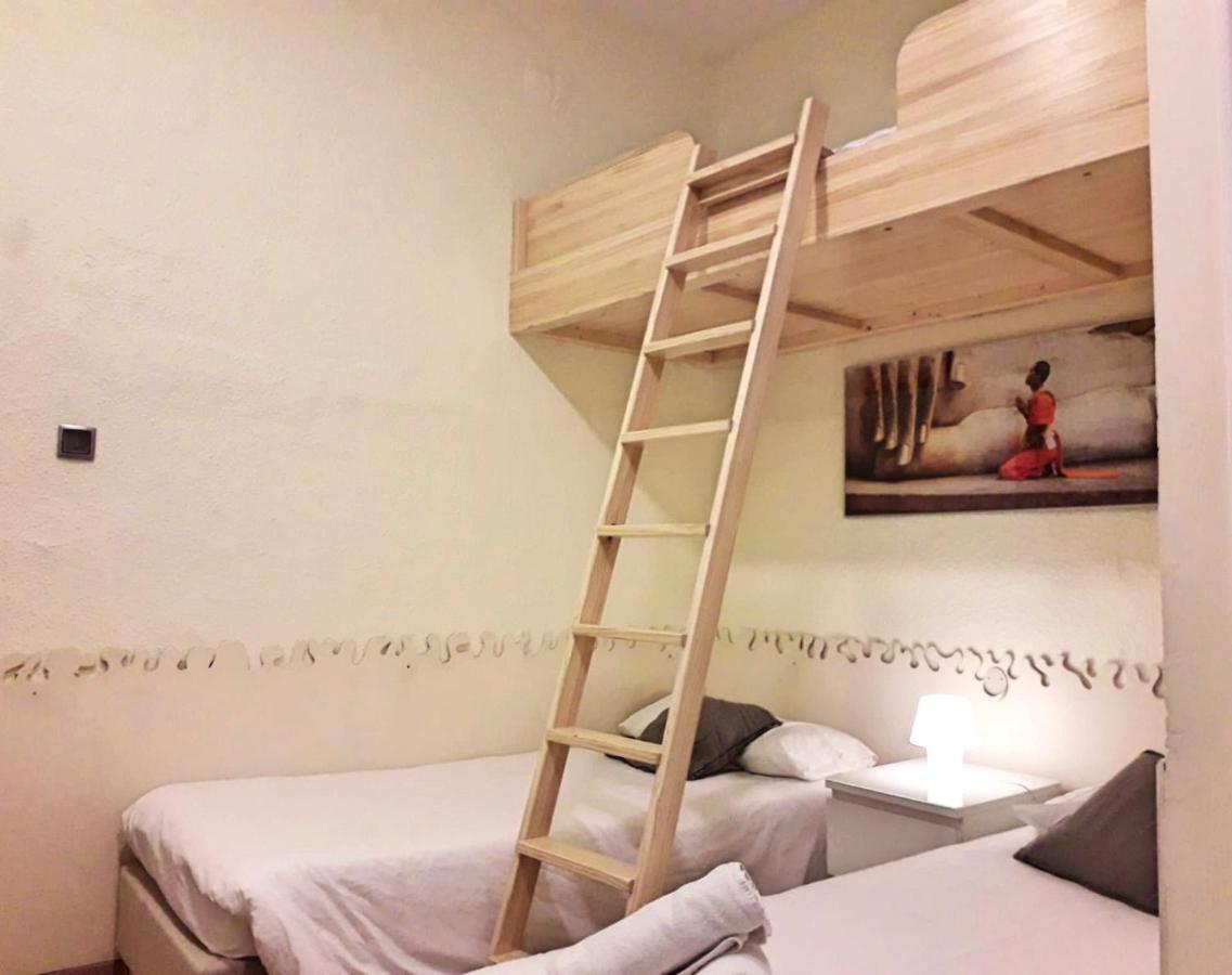Itaca Hostel Barcelona Bagian luar foto
